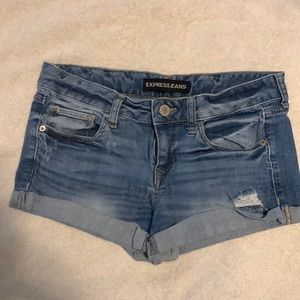 Express roll- hem short shorts sz 4